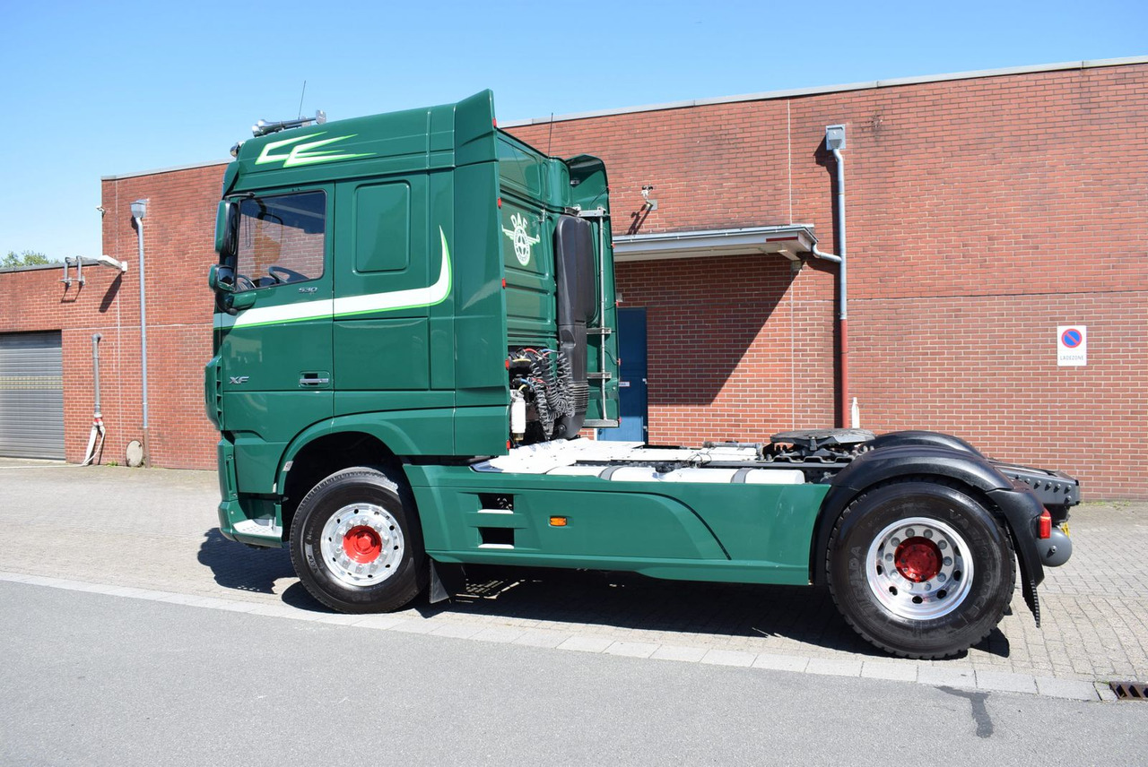 DAF XF 530 FT Retarder Leder Standklima Hydraulik - Tegljač: slika DAF XF 530 FT Retarder Leder Standklima Hydraulik - Tegljač DAF XF 530 FT Retarder Leder Standklima Hydraulik - Tegljač: slika DAF XF 530 FT Retarder Leder Standklima Hydraulik - Tegljač