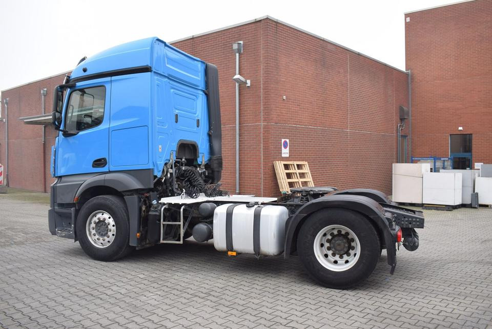 Mercedes-Benz Actros 1843 Stream Space Kipphydraulik Klima - Tegljač: slika Mercedes-Benz Actros 1843 Stream Space Kipphydraulik Klima - Tegljač Mercedes-Benz Actros 1843 Stream Space Kipphydraulik Klima - Tegljač: slika Mercedes-Benz Actros 1843 Stream Space Kipphydraulik Klima - Tegljač