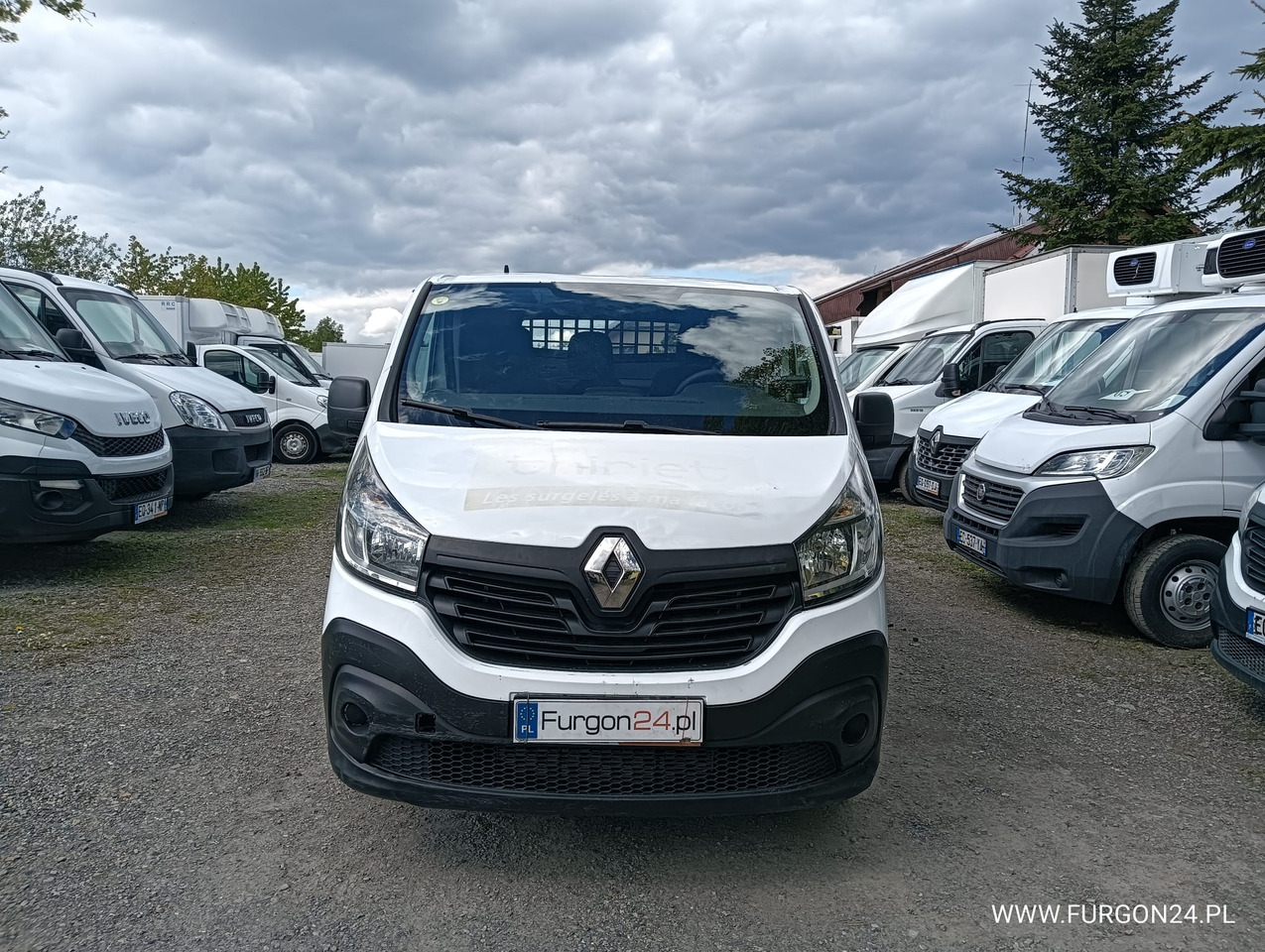 Dostavno vozilo s ravnom platformom RENAULT TRAFIC SKRZYNIA PAKA Z NAJAZDAMI I PÓŁKAMI NR 689: slika Dostavno vozilo s ravnom platformom RENAULT TRAFIC SKRZYNIA PAKA Z NAJAZDAMI I PÓŁKAMI NR 689 Dostavno vozilo s ravnom platformom RENAULT TRAFIC SKRZYNIA PAKA Z NAJAZDAMI I PÓŁKAMI NR 689: slika Dostavno vozilo s ravnom platformom RENAULT TRAFIC SKRZYNIA PAKA Z NAJAZDAMI I PÓŁKAMI NR 689