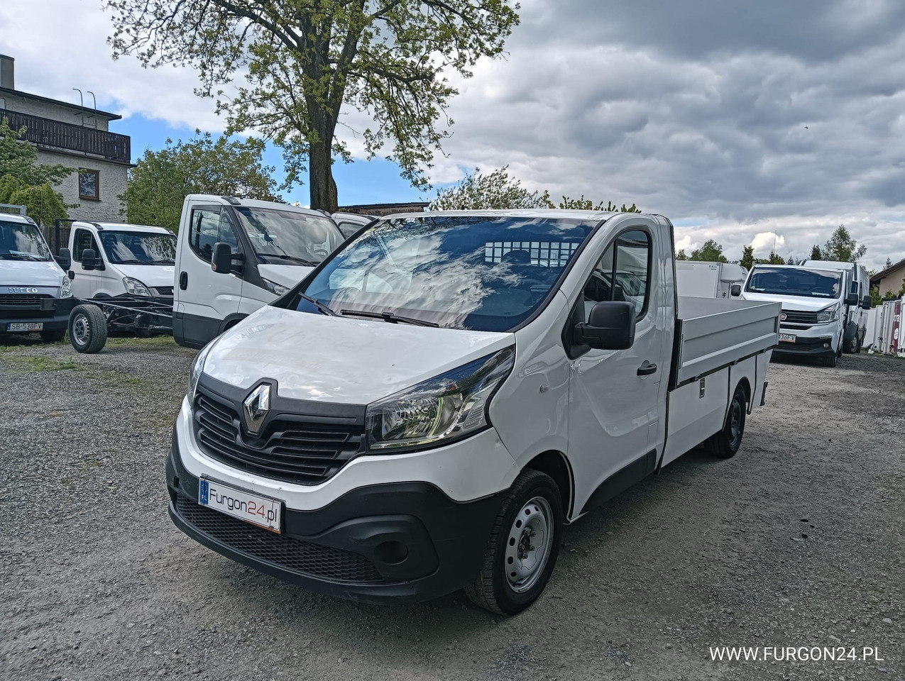 Dostavno vozilo s ravnom platformom RENAULT TRAFIC SKRZYNIA PAKA Z NAJAZDAMI I PÓŁKAMI NR 689: slika Dostavno vozilo s ravnom platformom RENAULT TRAFIC SKRZYNIA PAKA Z NAJAZDAMI I PÓŁKAMI NR 689 Dostavno vozilo s ravnom platformom RENAULT TRAFIC SKRZYNIA PAKA Z NAJAZDAMI I PÓŁKAMI NR 689: slika Dostavno vozilo s ravnom platformom RENAULT TRAFIC SKRZYNIA PAKA Z NAJAZDAMI I PÓŁKAMI NR 689