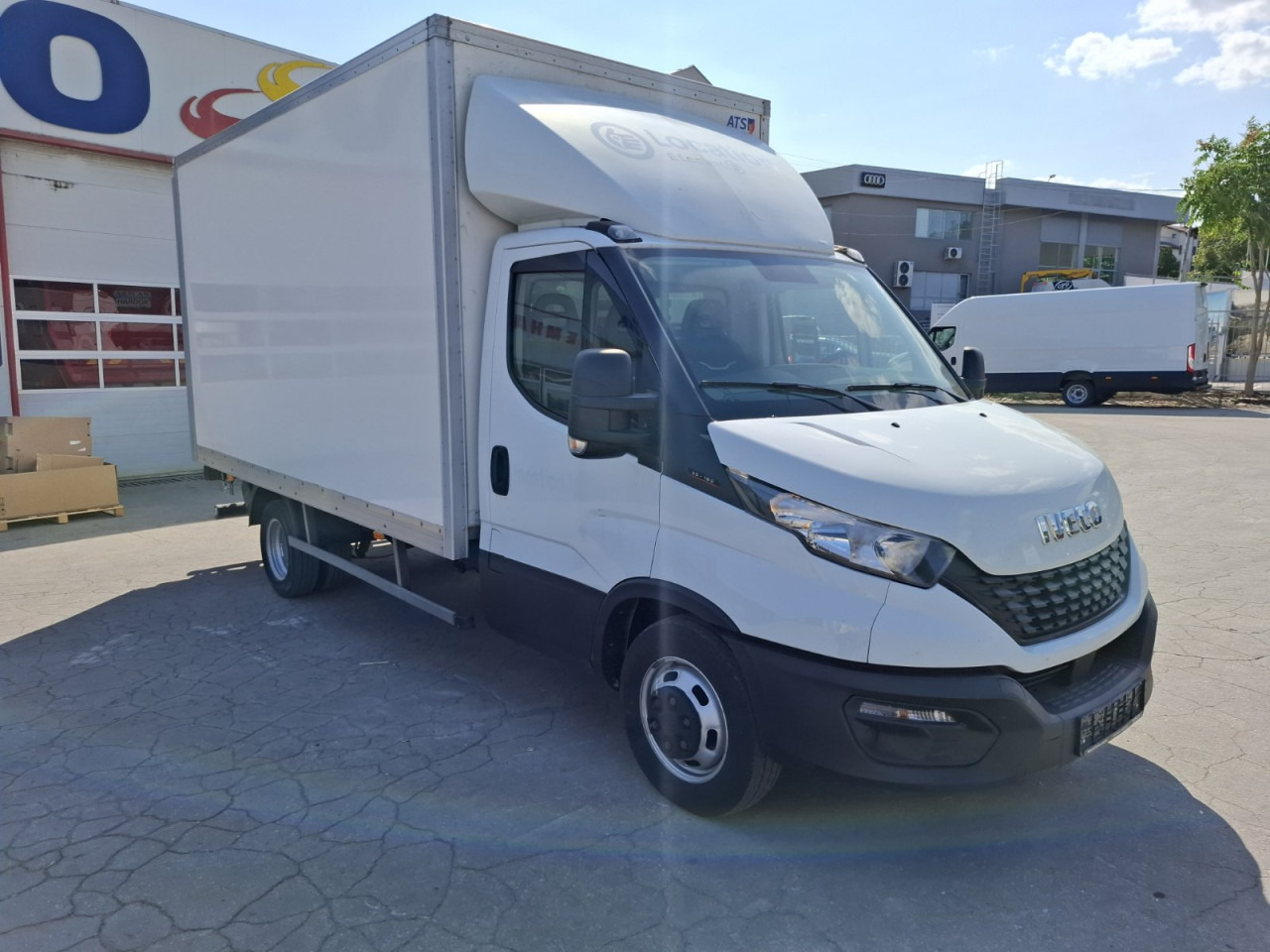 IVECO Daily 35C16H3.0 box/lift - Dostavno vozilo sa zatvorenim sandukom: slika IVECO Daily 35C16H3.0 box/lift - Dostavno vozilo sa zatvorenim sandukom IVECO Daily 35C16H3.0 box/lift - Dostavno vozilo sa zatvorenim sandukom: slika IVECO Daily 35C16H3.0 box/lift - Dostavno vozilo sa zatvorenim sandukom