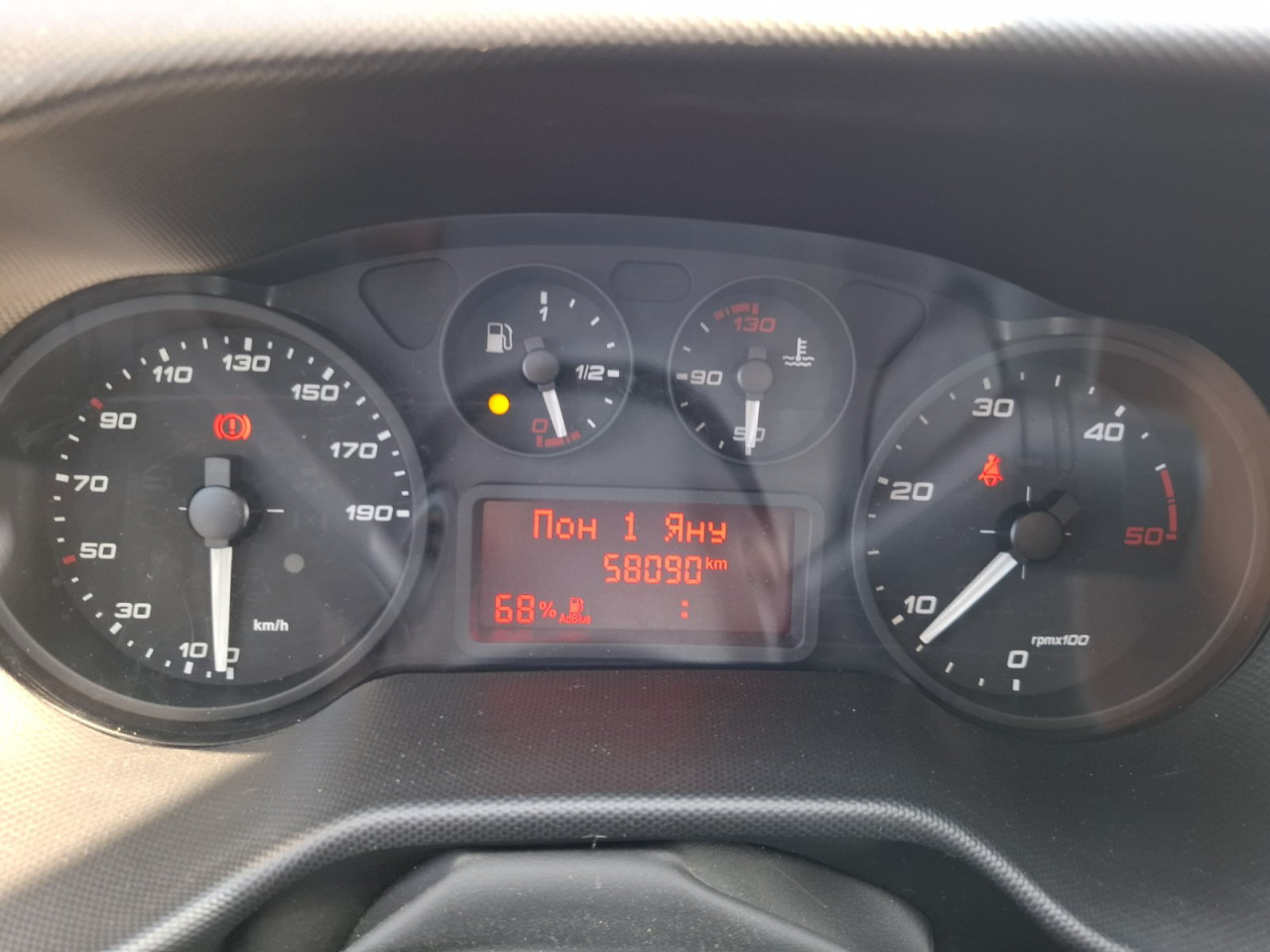 IVECO Daily 35C16H3.0 box/lift - Dostavno vozilo sa zatvorenim sandukom: slika IVECO Daily 35C16H3.0 box/lift - Dostavno vozilo sa zatvorenim sandukom IVECO Daily 35C16H3.0 box/lift - Dostavno vozilo sa zatvorenim sandukom: slika IVECO Daily 35C16H3.0 box/lift - Dostavno vozilo sa zatvorenim sandukom