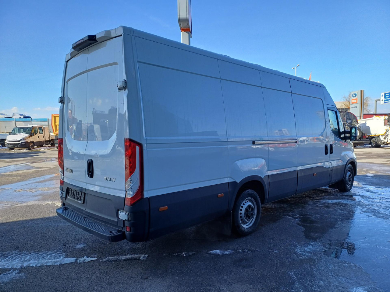 IVECO Daily 35S16V - Furgon: slika IVECO Daily 35S16V - Furgon IVECO Daily 35S16V - Furgon: slika IVECO Daily 35S16V - Furgon