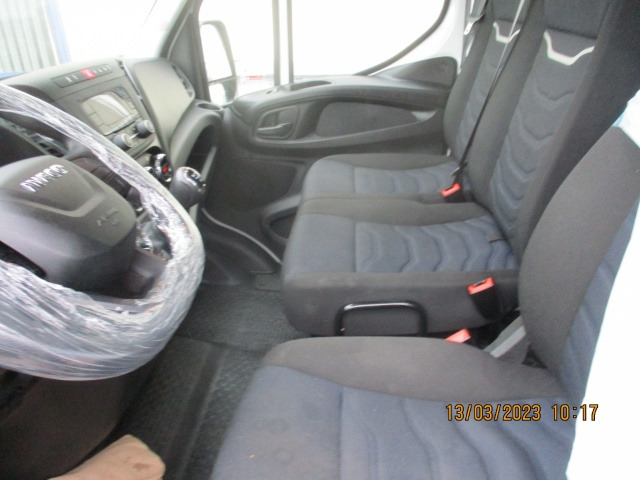 IVECO Daily 35S16V - Furgon: slika IVECO Daily 35S16V - Furgon IVECO Daily 35S16V - Furgon: slika IVECO Daily 35S16V - Furgon
