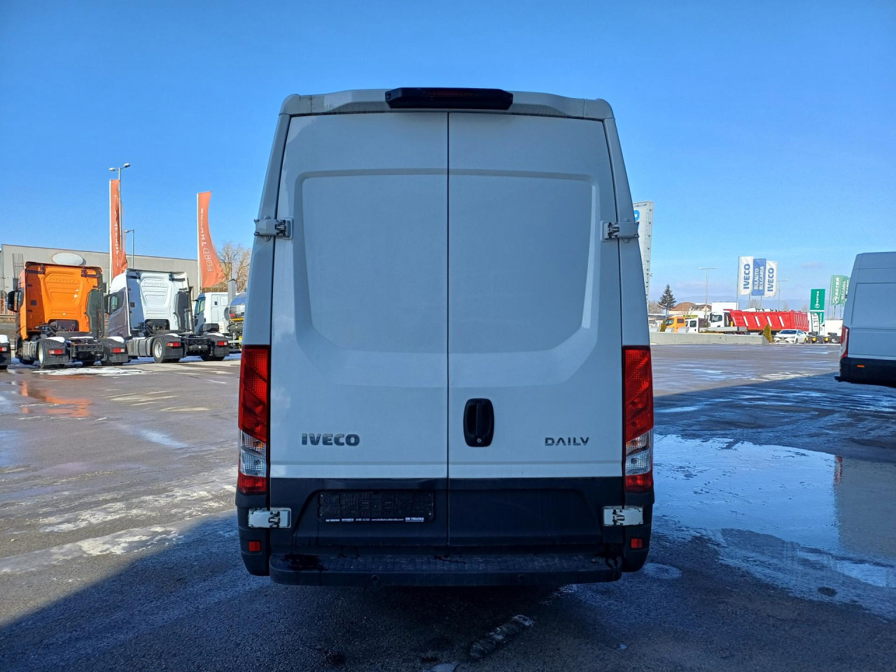 IVECO Daily 35S16V - Furgon: slika IVECO Daily 35S16V - Furgon IVECO Daily 35S16V - Furgon: slika IVECO Daily 35S16V - Furgon
