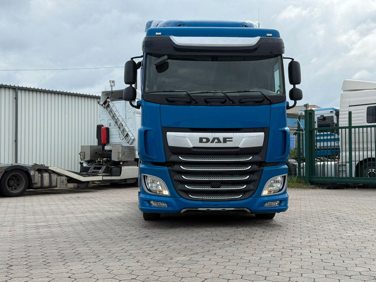 DAF XF 480 Low +Retarter+2xTank - Tegljač: slika DAF XF 480 Low +Retarter+2xTank - Tegljač DAF XF 480 Low +Retarter+2xTank - Tegljač: slika DAF XF 480 Low +Retarter+2xTank - Tegljač