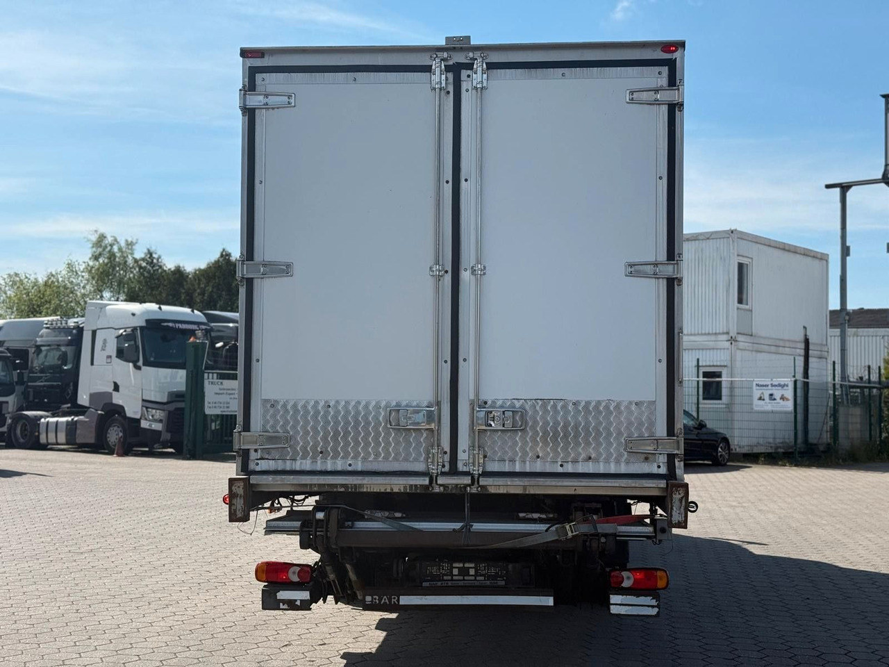 Volvo FL 240 Carrier Easy Cold+Hebebühne - Kamion hladnjača: slika Volvo FL 240 Carrier Easy Cold+Hebebühne - Kamion hladnjača Volvo FL 240 Carrier Easy Cold+Hebebühne - Kamion hladnjača: slika Volvo FL 240 Carrier Easy Cold+Hebebühne - Kamion hladnjača
