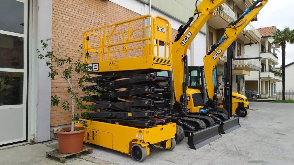 JCB S4550E - Škarasta podizna platforma: slika JCB S4550E - Škarasta podizna platforma JCB S4550E - Škarasta podizna platforma: slika JCB S4550E - Škarasta podizna platforma