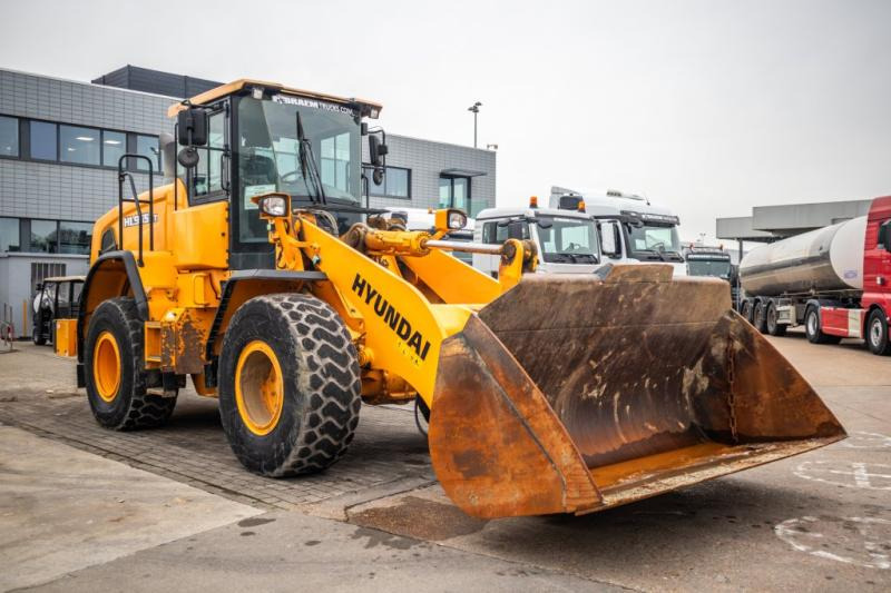 Hyundai HL955XT - Utovarivač na kotačima: slika Hyundai HL955XT - Utovarivač na kotačima Hyundai HL955XT - Utovarivač na kotačima: slika Hyundai HL955XT - Utovarivač na kotačima