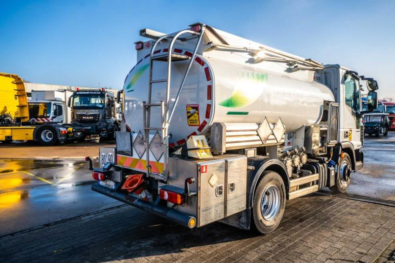 Iveco EURO CARGO 100-220 +CM 5500L + 3 COMP. - Kamion cisterna: slika Iveco EURO CARGO 100-220 +CM 5500L + 3 COMP. - Kamion cisterna Iveco EURO CARGO 100-220 +CM 5500L + 3 COMP. - Kamion cisterna: slika Iveco EURO CARGO 100-220 +CM 5500L + 3 COMP. - Kamion cisterna