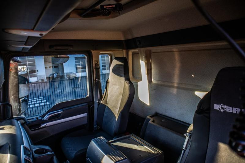 Interior photo 2: Kiper MAN TGS 41.400 BB+E5 - 8X4 Interior photo 2: Kiper MAN TGS 41.400 BB+E5 - 8X4