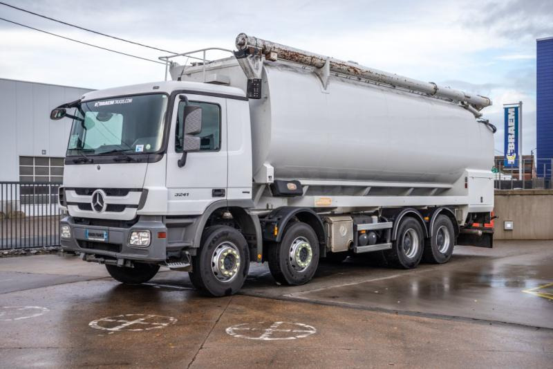 Mercedes ACTROS 3241+MP3+ECOVRAC 6COMP - Kamion cisterna: slika Mercedes ACTROS 3241+MP3+ECOVRAC 6COMP - Kamion cisterna Mercedes ACTROS 3241+MP3+ECOVRAC 6COMP - Kamion cisterna: slika Mercedes ACTROS 3241+MP3+ECOVRAC 6COMP - Kamion cisterna