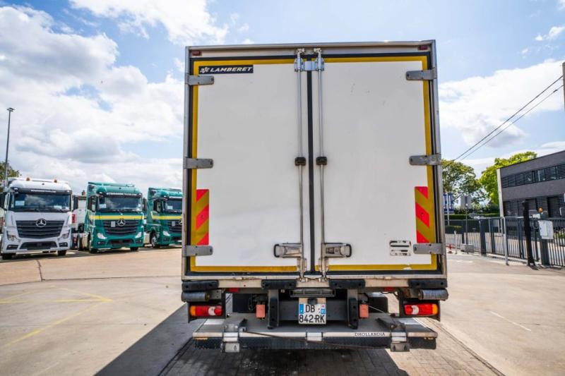 Renault MIDLUM 220 DXI (16t)+CARRIER+DHOLLANDIA +CARRIER - Kamion hladnjača: slika Renault MIDLUM 220 DXI (16t)+CARRIER+DHOLLANDIA +CARRIER - Kamion hladnjača Renault MIDLUM 220 DXI (16t)+CARRIER+DHOLLANDIA +CARRIER - Kamion hladnjača: slika Renault MIDLUM 220 DXI (16t)+CARRIER+DHOLLANDIA +CARRIER - Kamion hladnjača