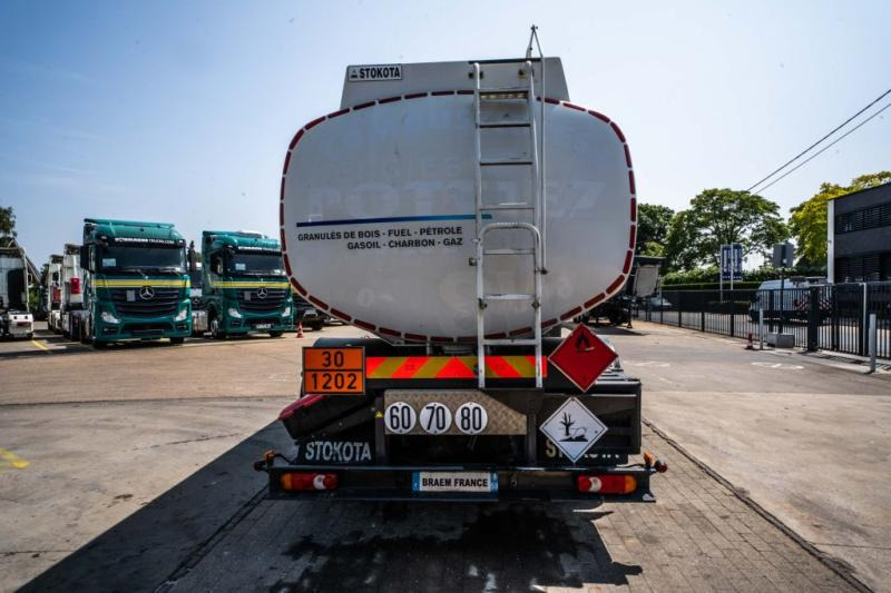 Renault MIDLUM 270 DXI + STOKOTA 14000L /4 COMP - Kamion cisterna: slika Renault MIDLUM 270 DXI + STOKOTA 14000L /4 COMP - Kamion cisterna Renault MIDLUM 270 DXI + STOKOTA 14000L /4 COMP - Kamion cisterna: slika Renault MIDLUM 270 DXI + STOKOTA 14000L /4 COMP - Kamion cisterna