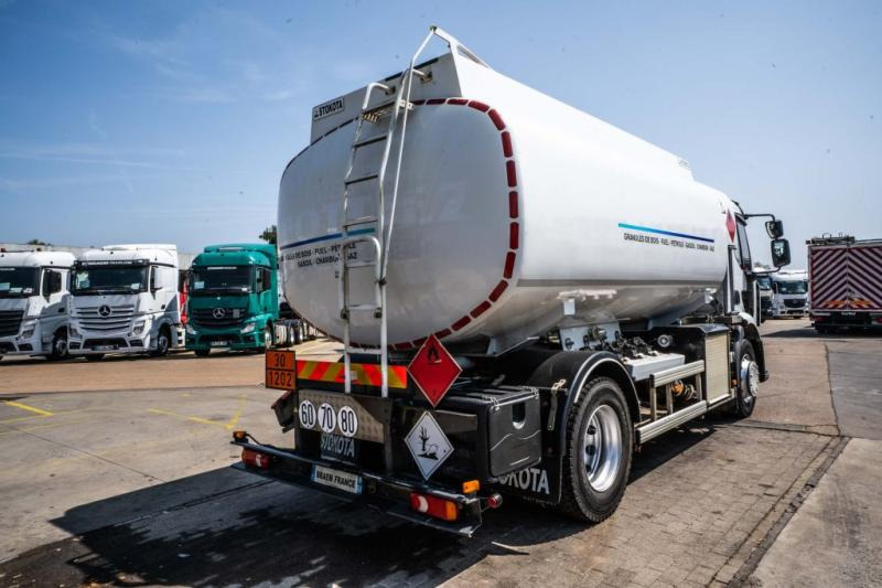 Renault MIDLUM 270 DXI + STOKOTA 14000L /4 COMP - Kamion cisterna: slika Renault MIDLUM 270 DXI + STOKOTA 14000L /4 COMP - Kamion cisterna Renault MIDLUM 270 DXI + STOKOTA 14000L /4 COMP - Kamion cisterna: slika Renault MIDLUM 270 DXI + STOKOTA 14000L /4 COMP - Kamion cisterna