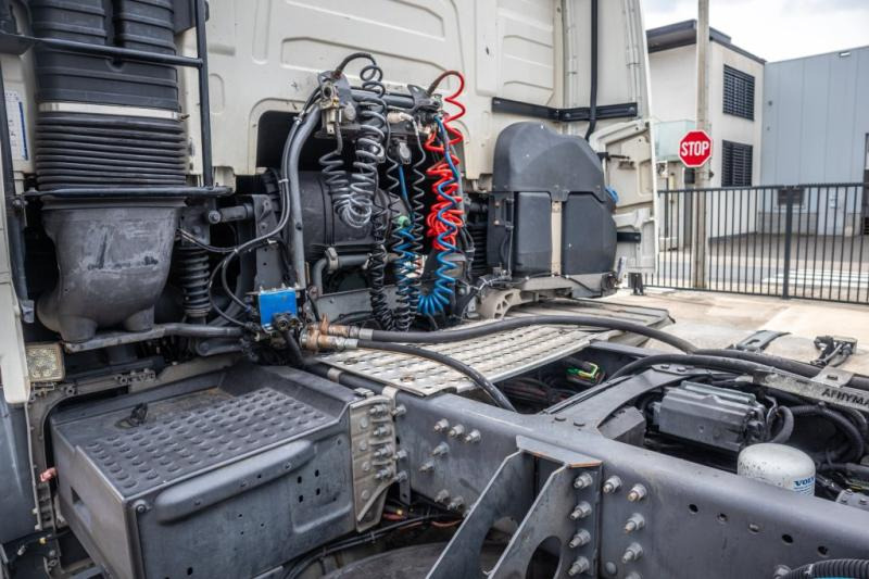 Volvo FH460+E6+Kiphydr. - Tegljač: slika Volvo FH460+E6+Kiphydr. - Tegljač Volvo FH460+E6+Kiphydr. - Tegljač: slika Volvo FH460+E6+Kiphydr. - Tegljač