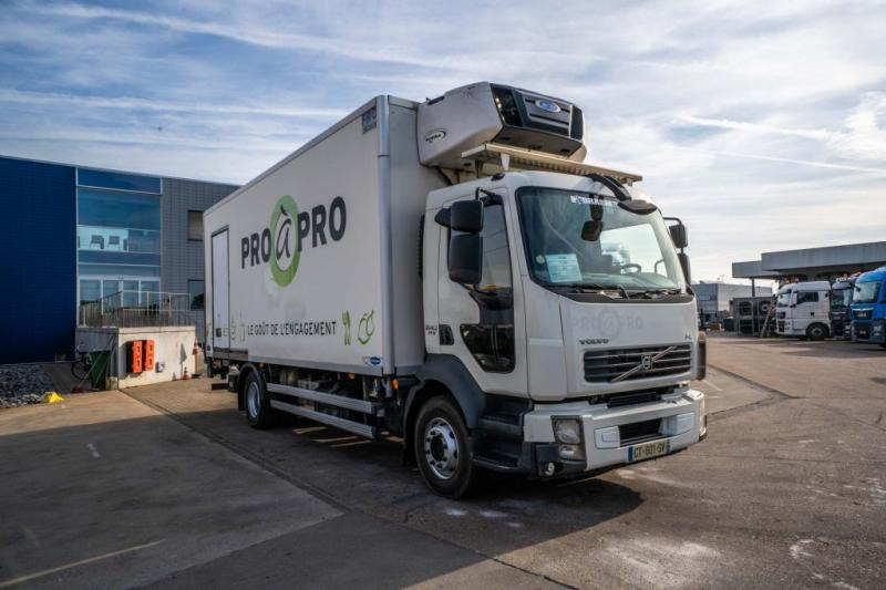 Volvo FL 240(16t)+CARRIER SUPRA 750+DHOLLANDIA 2T. - Kamion hladnjača: slika Volvo FL 240(16t)+CARRIER SUPRA 750+DHOLLANDIA 2T. - Kamion hladnjača Volvo FL 240(16t)+CARRIER SUPRA 750+DHOLLANDIA 2T. - Kamion hladnjača: slika Volvo FL 240(16t)+CARRIER SUPRA 750+DHOLLANDIA 2T. - Kamion hladnjača