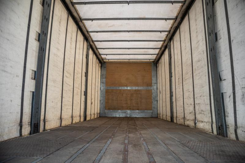 Kamion s ceradom Volvo FM330-6x2-10 pneus/tires-intarder: slika Kamion s ceradom Volvo FM330-6x2-10 pneus/tires-intarder