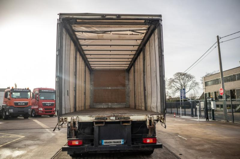 Kamion s ceradom Volvo FM330-6x2-10 pneus/tires-intarder: slika Kamion s ceradom Volvo FM330-6x2-10 pneus/tires-intarder