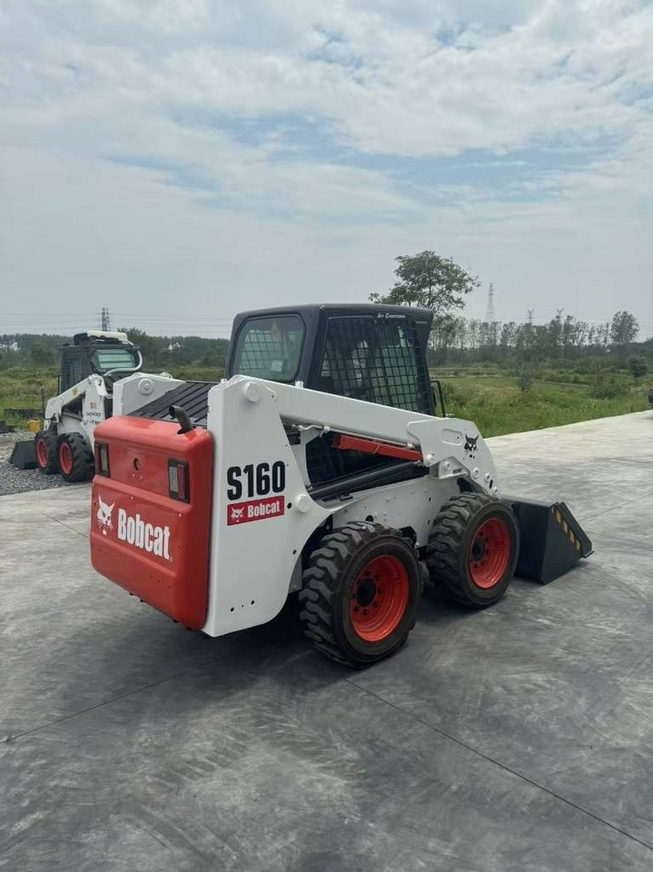 Bobcat S 160 - Mini utovarivač: slika Bobcat S 160 - Mini utovarivač Bobcat S 160 - Mini utovarivač: slika Bobcat S 160 - Mini utovarivač
