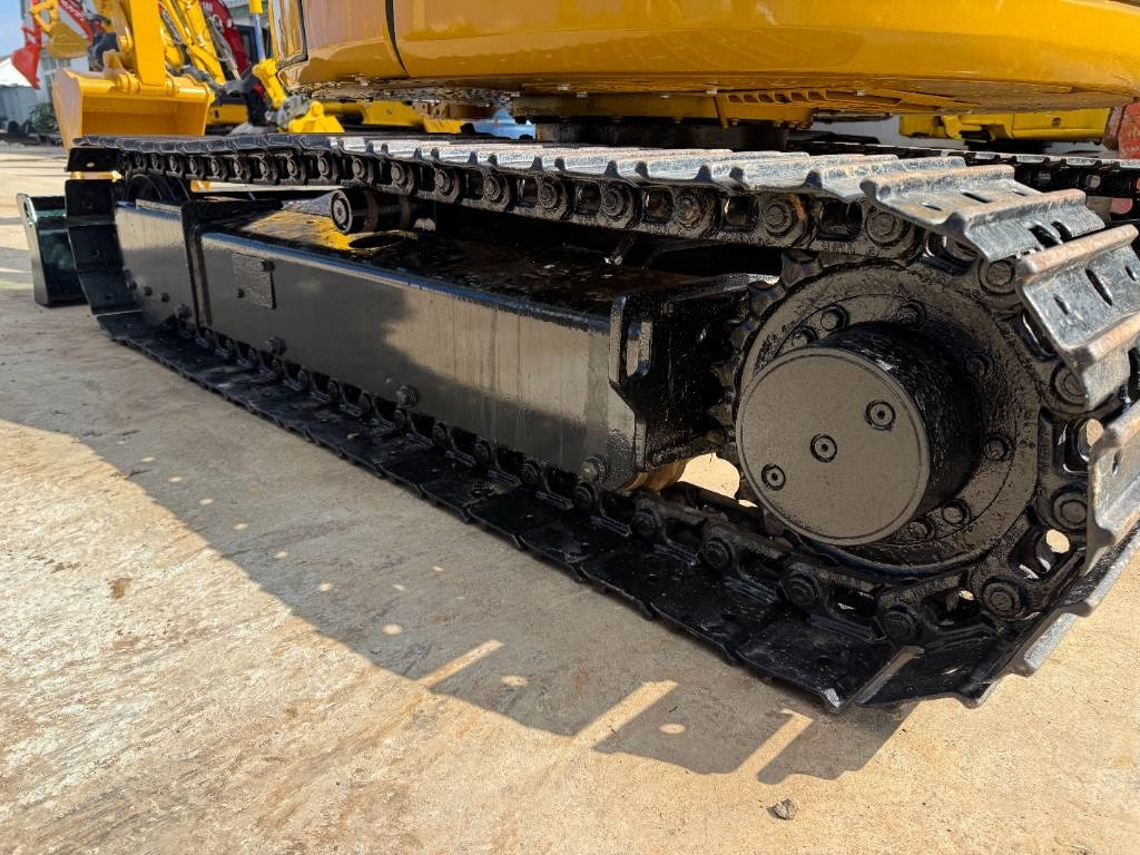 CAT 303.5E - Mini bager: slika CAT 303.5E - Mini bager CAT 303.5E - Mini bager: slika CAT 303.5E - Mini bager