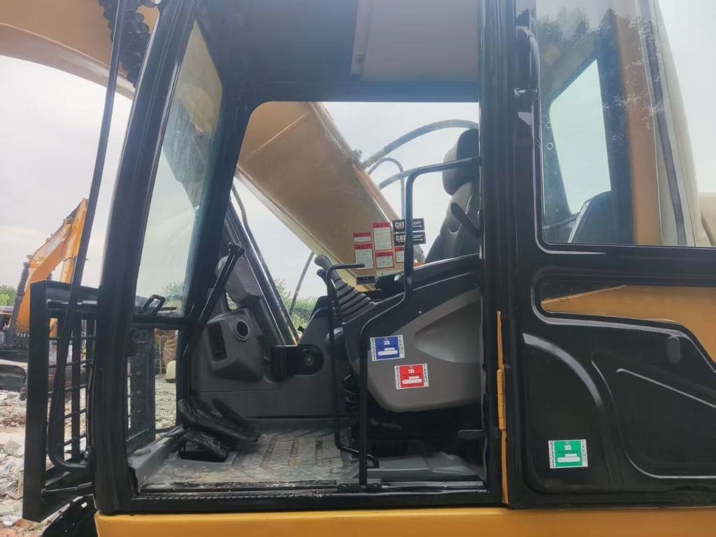 Novi Bager gusjeničar CAT 320 C [ Copy ]: slika Novi Bager gusjeničar CAT 320 C [ Copy ]