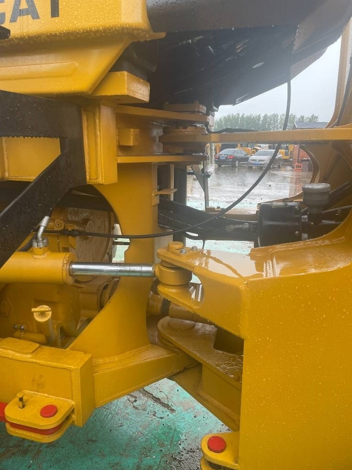 CAT 966 H - Utovarivač na kotačima: slika CAT 966 H - Utovarivač na kotačima CAT 966 H - Utovarivač na kotačima: slika CAT 966 H - Utovarivač na kotačima