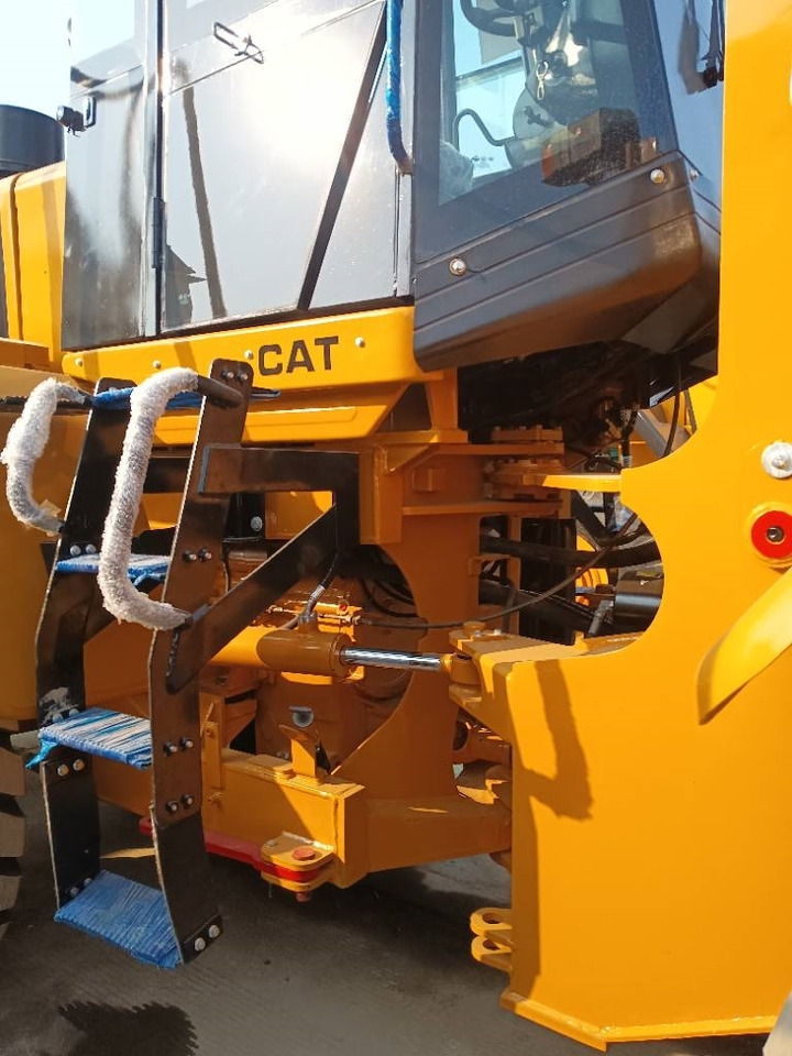 CAT 966 H - Utovarivač na kotačima: slika CAT 966 H - Utovarivač na kotačima CAT 966 H - Utovarivač na kotačima: slika CAT 966 H - Utovarivač na kotačima