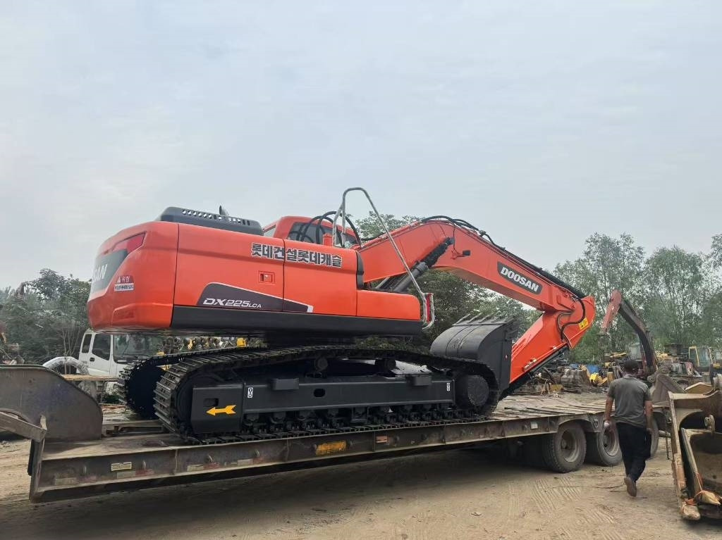 Doosan DX 225 LCA - Bager gusjeničar: slika Doosan DX 225 LCA - Bager gusjeničar Doosan DX 225 LCA - Bager gusjeničar: slika Doosan DX 225 LCA - Bager gusjeničar