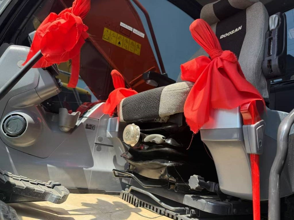 Doosan DX 340 - Bager gusjeničar: slika Doosan DX 340 - Bager gusjeničar Doosan DX 340 - Bager gusjeničar: slika Doosan DX 340 - Bager gusjeničar