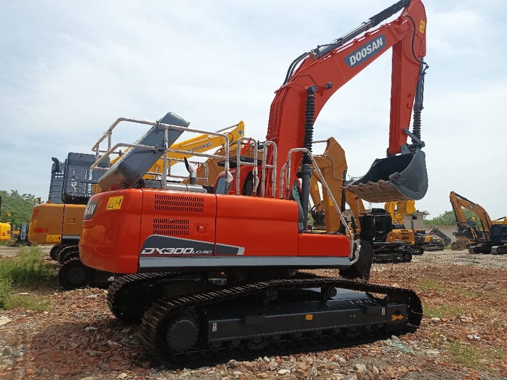 Doosan DX300LC - Bager gusjeničar: slika Doosan DX300LC - Bager gusjeničar Doosan DX300LC - Bager gusjeničar: slika Doosan DX300LC - Bager gusjeničar