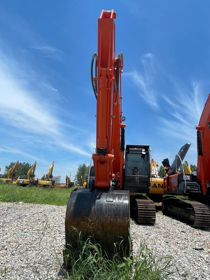 Hitachi ZX 200 - Bager gusjeničar: slika Hitachi ZX 200 - Bager gusjeničar Hitachi ZX 200 - Bager gusjeničar: slika Hitachi ZX 200 - Bager gusjeničar