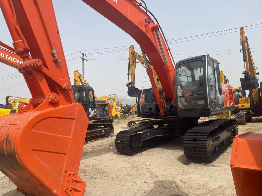 Hitachi ZX 240 - Bager gusjeničar: slika Hitachi ZX 240 - Bager gusjeničar Hitachi ZX 240 - Bager gusjeničar: slika Hitachi ZX 240 - Bager gusjeničar