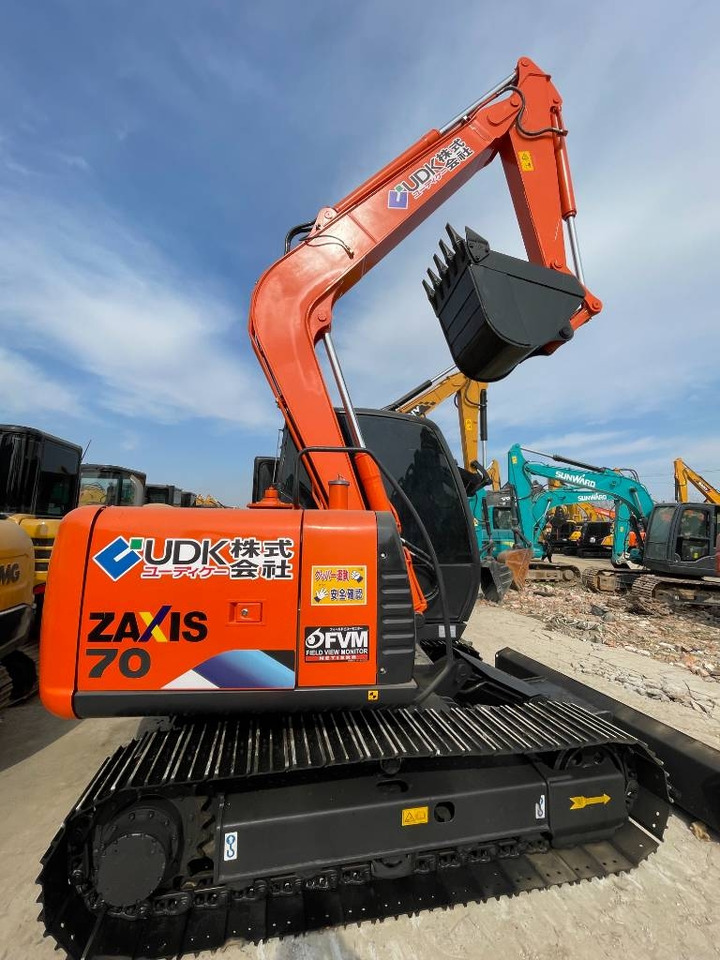 Hitachi ZX 70 - Mini bager: slika Hitachi ZX 70 - Mini bager Hitachi ZX 70 - Mini bager: slika Hitachi ZX 70 - Mini bager