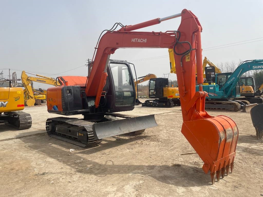 Hitachi ZX 70 - Mini bager: slika Hitachi ZX 70 - Mini bager Hitachi ZX 70 - Mini bager: slika Hitachi ZX 70 - Mini bager
