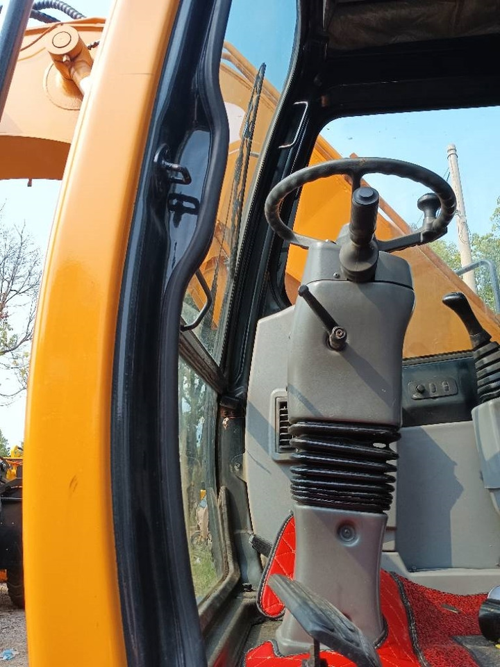 Hyundai R150W - Bager na kotačima: slika Hyundai R150W - Bager na kotačima Hyundai R150W - Bager na kotačima: slika Hyundai R150W - Bager na kotačima