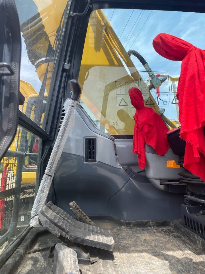 Komatsu PC 130 - Bager gusjeničar: slika Komatsu PC 130 - Bager gusjeničar Komatsu PC 130 - Bager gusjeničar: slika Komatsu PC 130 - Bager gusjeničar