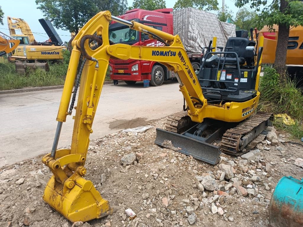 Komatsu PC 18 - Bager gusjeničar: slika Komatsu PC 18 - Bager gusjeničar Komatsu PC 18 - Bager gusjeničar: slika Komatsu PC 18 - Bager gusjeničar