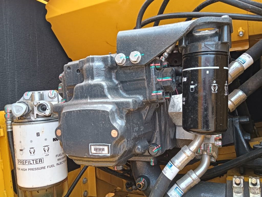 Komatsu PC 210 - Bager gusjeničar: slika Komatsu PC 210 - Bager gusjeničar Komatsu PC 210 - Bager gusjeničar: slika Komatsu PC 210 - Bager gusjeničar