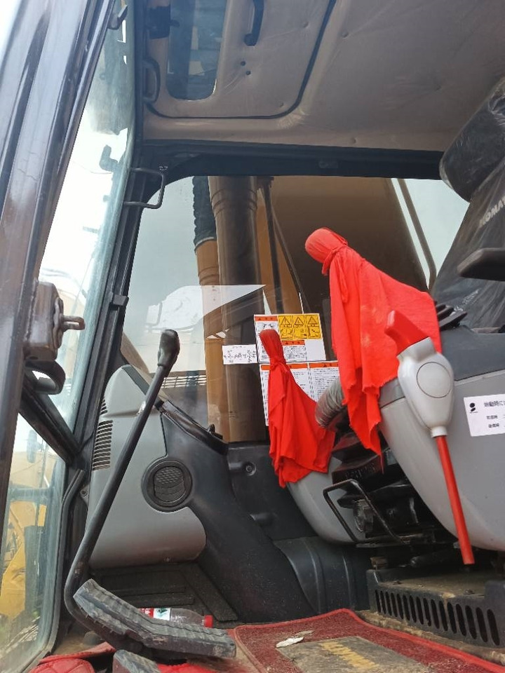 Novi Bager gusjeničar Komatsu PC 220-8: slika Novi Bager gusjeničar Komatsu PC 220-8 Novi Bager gusjeničar Komatsu PC 220-8: slika Novi Bager gusjeničar Komatsu PC 220-8