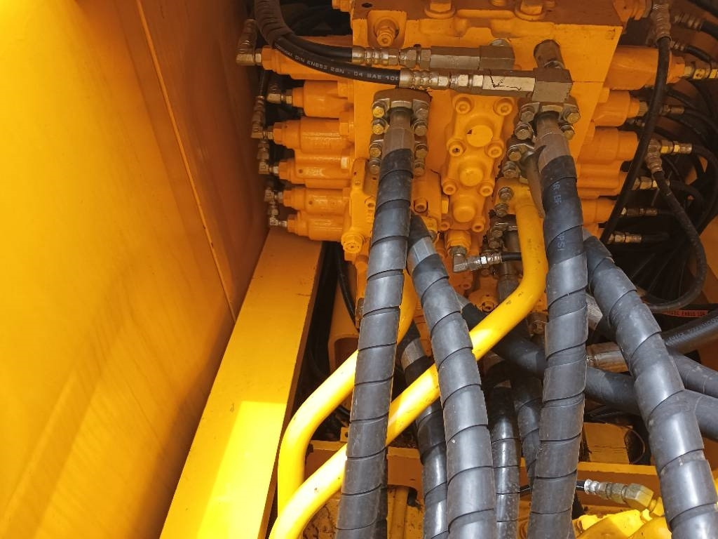 Novi Bager gusjeničar Komatsu PC 220-8: slika Novi Bager gusjeničar Komatsu PC 220-8 Novi Bager gusjeničar Komatsu PC 220-8: slika Novi Bager gusjeničar Komatsu PC 220-8