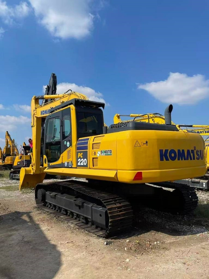 Komatsu PC 220 - Bager gusjeničar: slika Komatsu PC 220 - Bager gusjeničar Komatsu PC 220 - Bager gusjeničar: slika Komatsu PC 220 - Bager gusjeničar