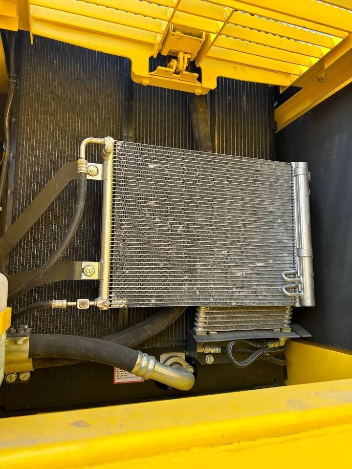 Komatsu PC 240 LC - Bager gusjeničar: slika Komatsu PC 240 LC - Bager gusjeničar Komatsu PC 240 LC - Bager gusjeničar: slika Komatsu PC 240 LC - Bager gusjeničar