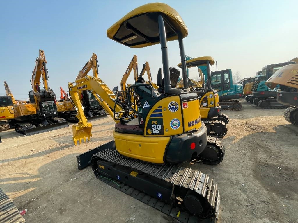 Komatsu PC 30 - Bager gusjeničar: slika Komatsu PC 30 - Bager gusjeničar Komatsu PC 30 - Bager gusjeničar: slika Komatsu PC 30 - Bager gusjeničar