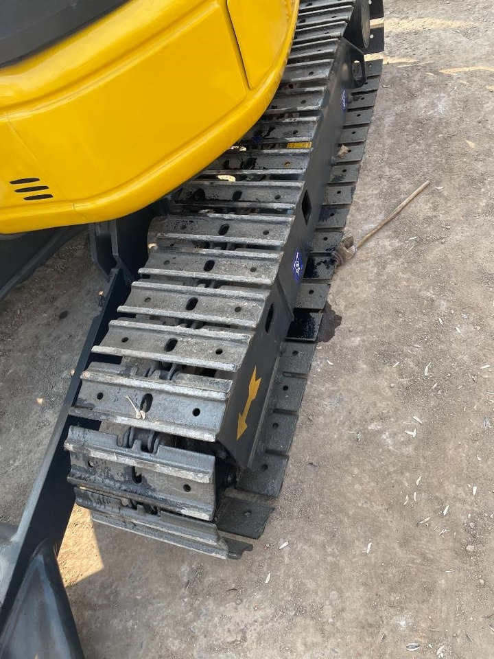 Komatsu PC 35 - Mini bager: slika Komatsu PC 35 - Mini bager Komatsu PC 35 - Mini bager: slika Komatsu PC 35 - Mini bager