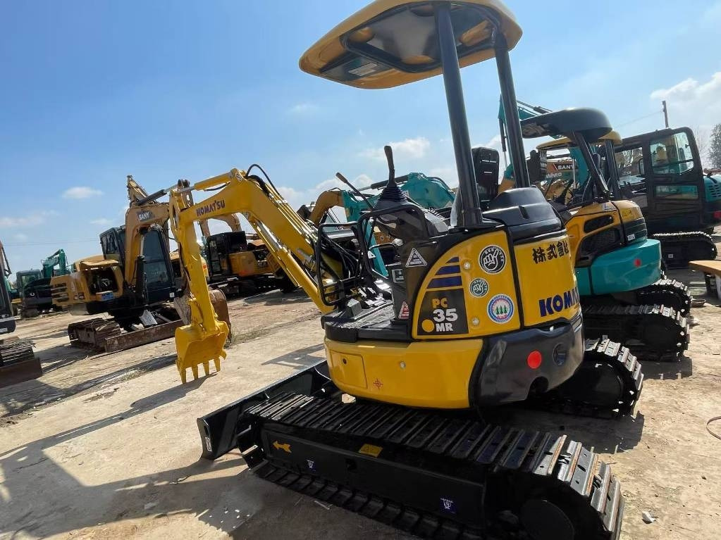 Komatsu PC 35 - Mini bager: slika Komatsu PC 35 - Mini bager Komatsu PC 35 - Mini bager: slika Komatsu PC 35 - Mini bager