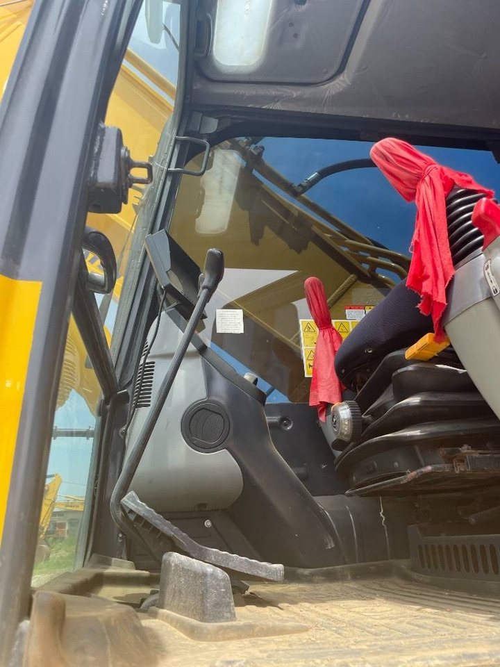 Komatsu PC 350 - Bager gusjeničar: slika Komatsu PC 350 - Bager gusjeničar Komatsu PC 350 - Bager gusjeničar: slika Komatsu PC 350 - Bager gusjeničar