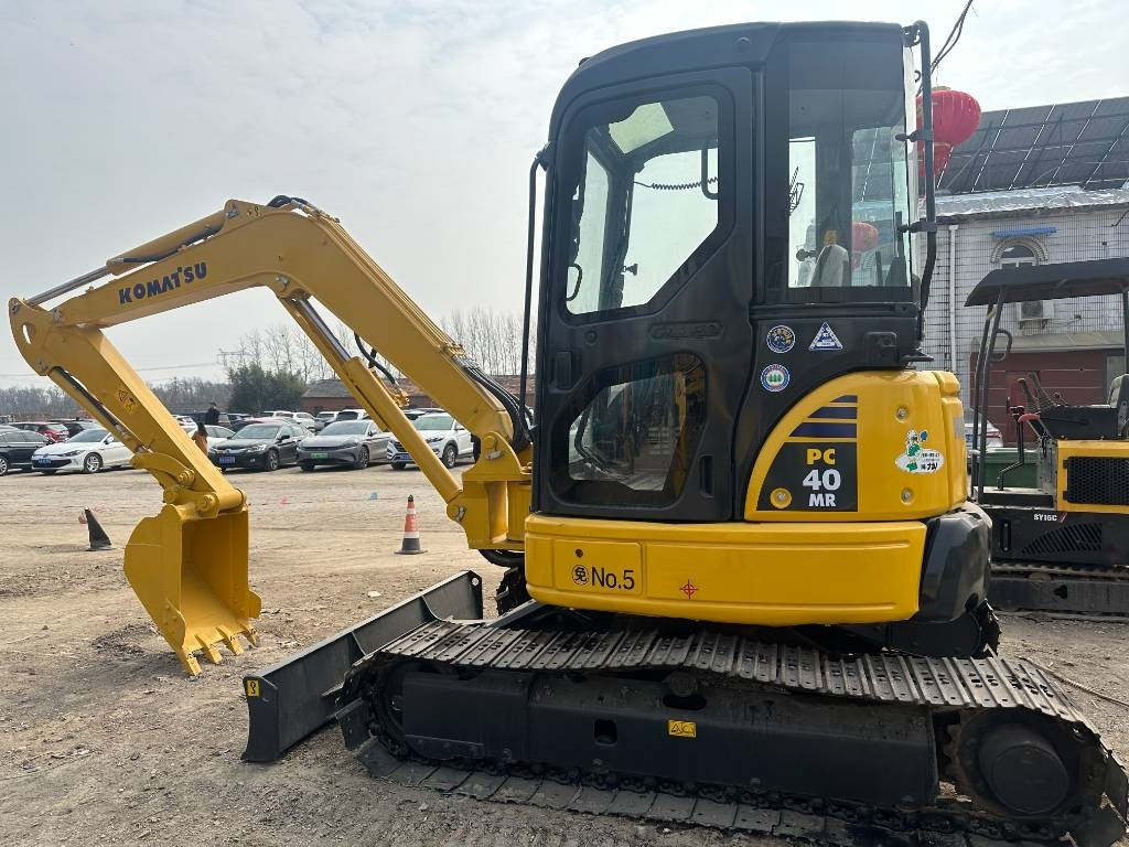 Komatsu PC 40 MR - Mini bager: slika Komatsu PC 40 MR - Mini bager Komatsu PC 40 MR - Mini bager: slika Komatsu PC 40 MR - Mini bager