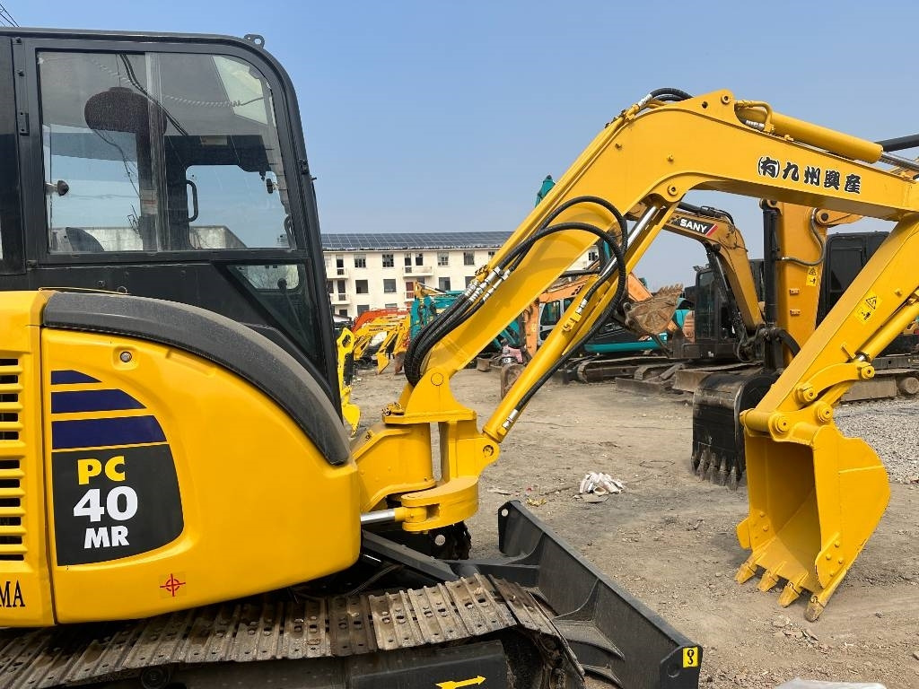 Komatsu PC 40 MR - Mini bager: slika Komatsu PC 40 MR - Mini bager Komatsu PC 40 MR - Mini bager: slika Komatsu PC 40 MR - Mini bager