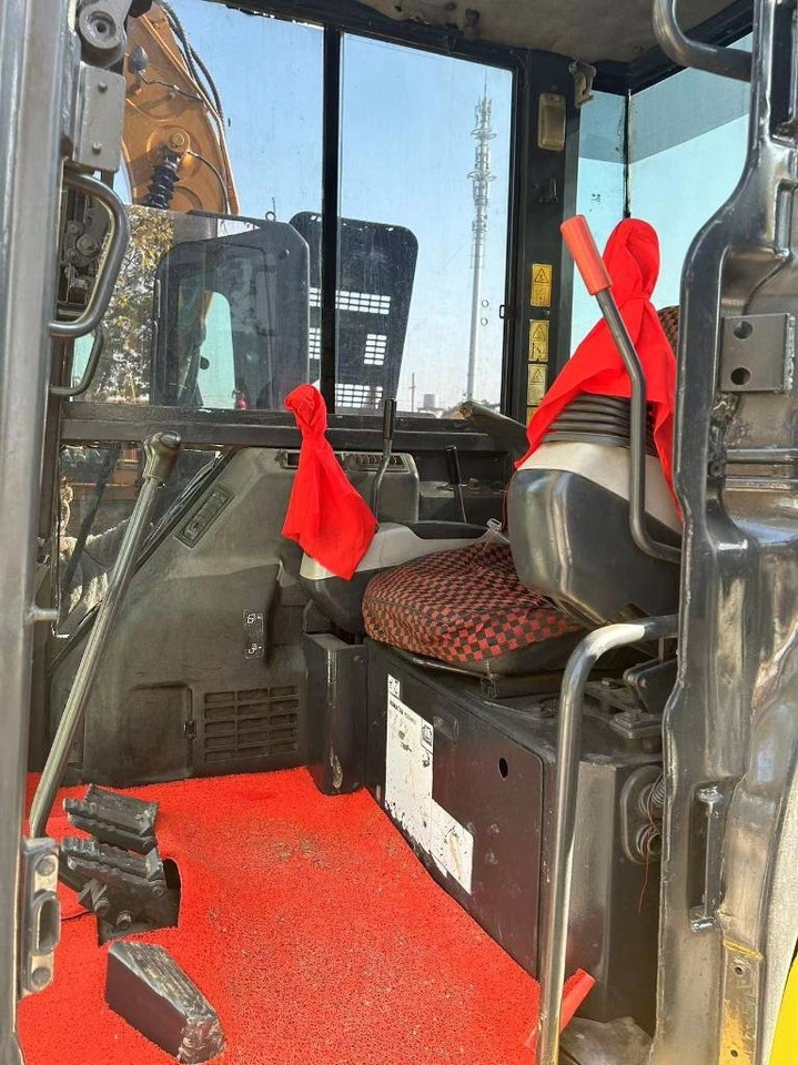 Komatsu PC 55 MR - Mini bager: slika Komatsu PC 55 MR - Mini bager Komatsu PC 55 MR - Mini bager: slika Komatsu PC 55 MR - Mini bager